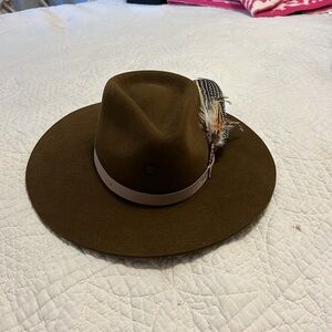 Charlie 1 Horse Acorn Hat Medium